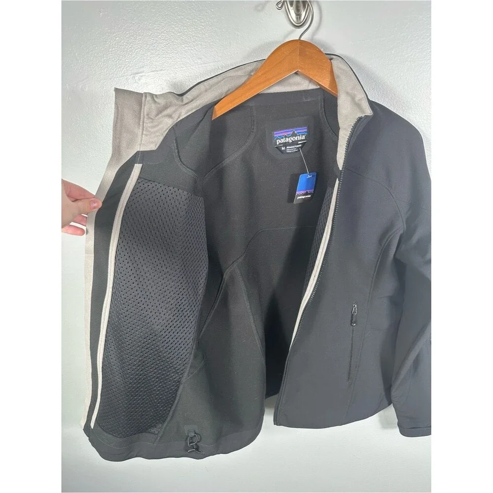 Patagonia Black Special Guide Jacket NWT Size Medium Outdoor Hiking Activewear
